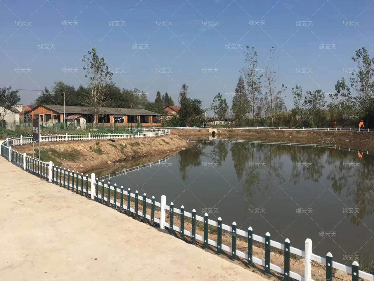 新農(nóng)村建設草坪護欄案例